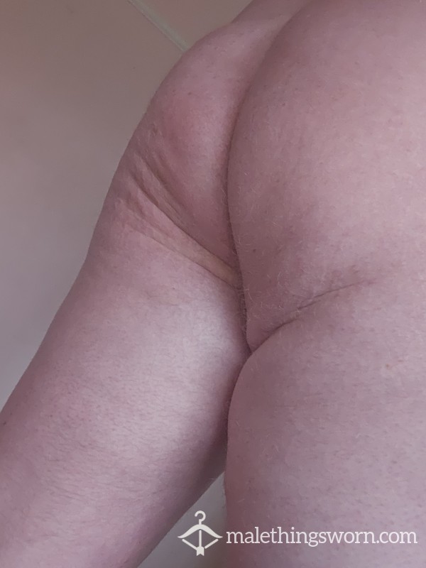 A**-hole Pics Spread