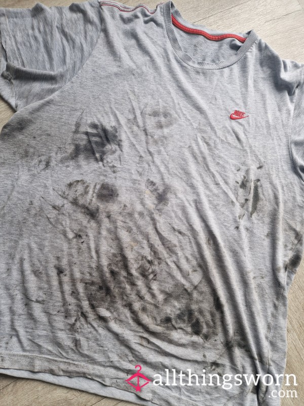 Authentic Grease-Stained Nike T-Shirt – A True Workman's Cla**ic!