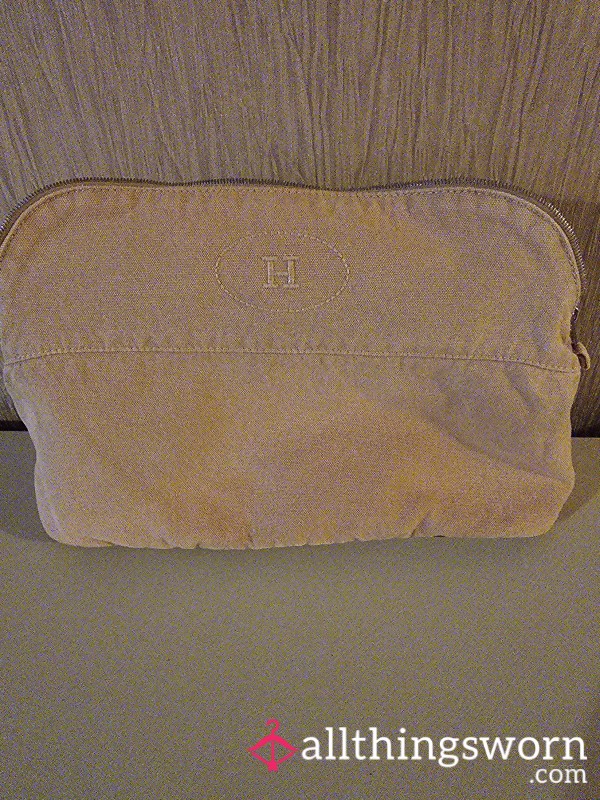 Authentic HERMES Make Up Bag Stained And Smells Of My Parfume.