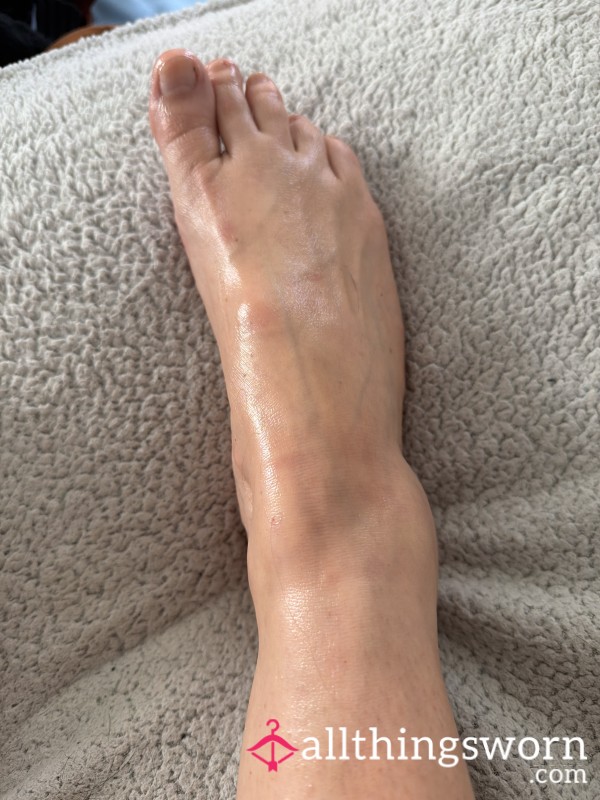 Baby Oil Foot Ma**age