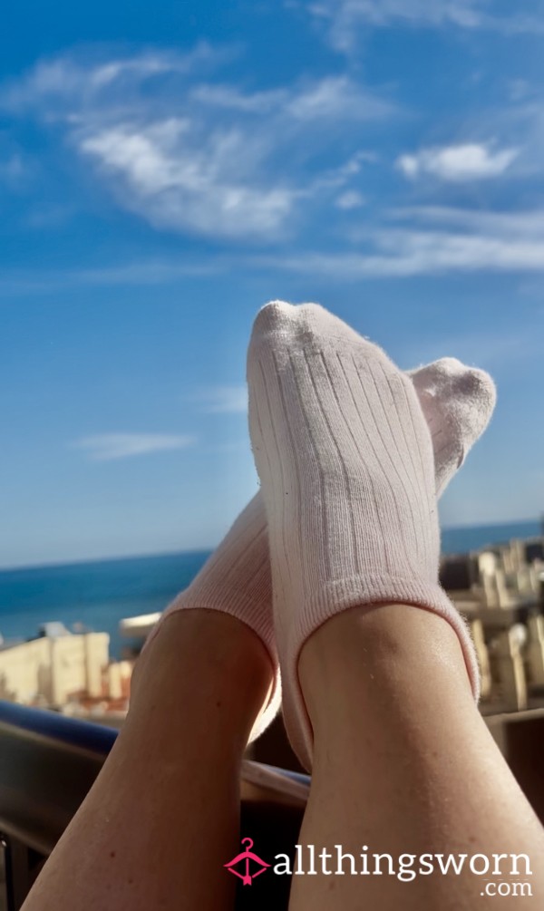 👅 Baby Pink Ankle Socks