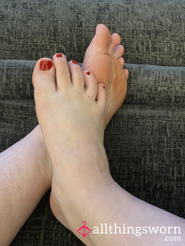 Baby Toe Wave For Pathetic Foot Subs 👣