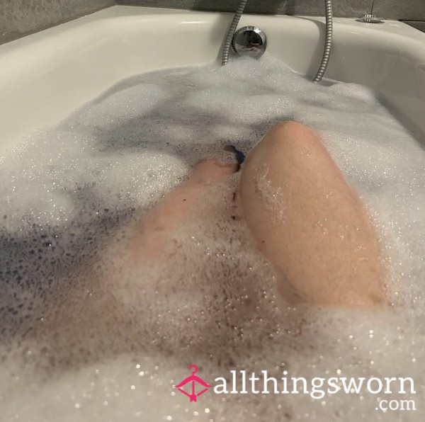 Badewa**er Mit Geheimnis – Bottled Just For You 💧💋