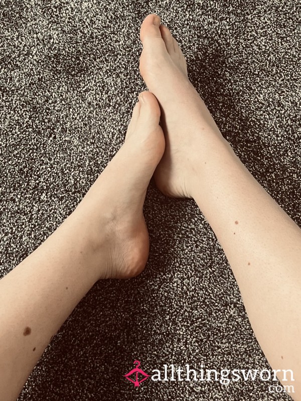 Bare Feet 🦶🏻 Phots