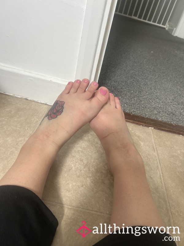 Bare Feet Pic