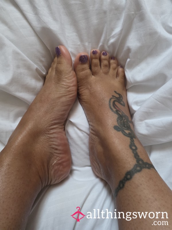 Bare Feet & Tattoo Free From Safety Boots (14s Clip)