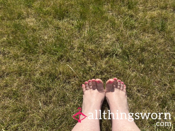 Bare Feet Walking In The Gra** Video