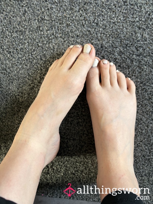 Barefoot Hoovering🦶
