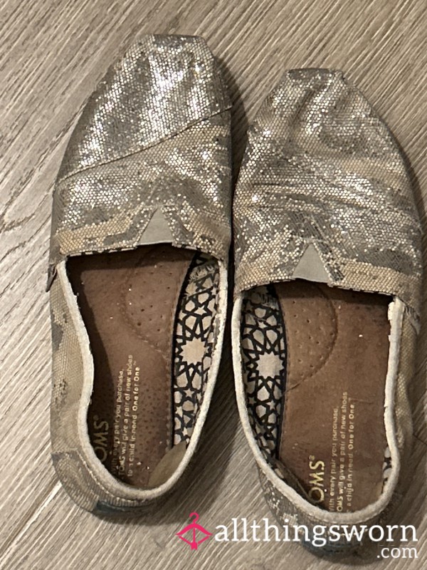 Barefoot TOMS Slip-ons