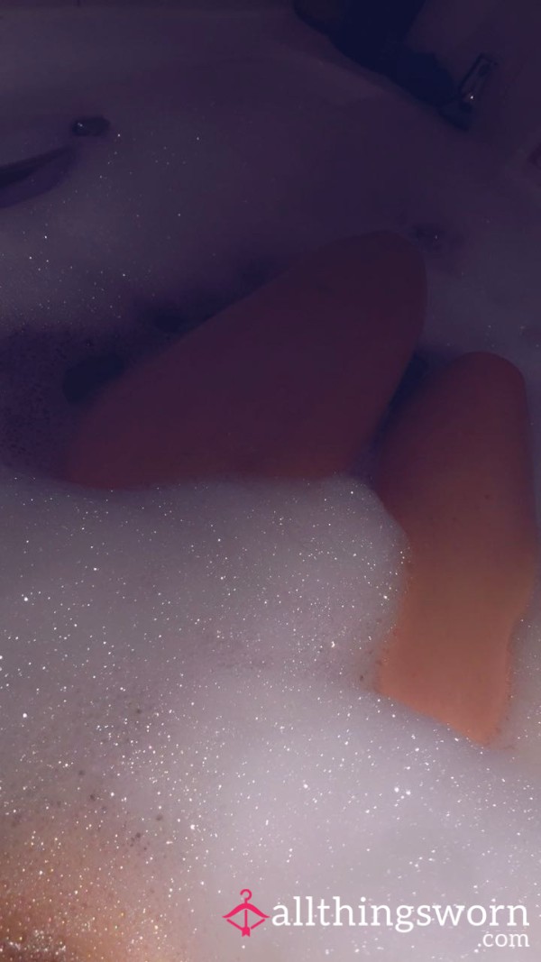 Bath Time B**bs 🛁