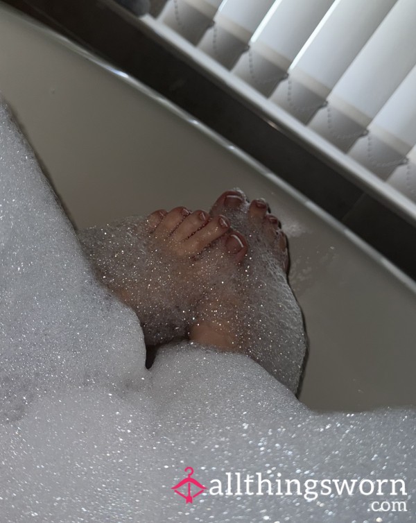 Bath Time Feet Pics