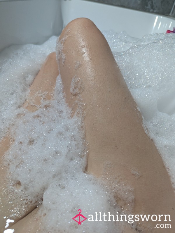 Bathtime With A Milf / Nurse