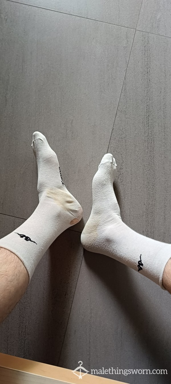 🧦 Calzini Premium Usati – Macchiati, Bucati E Unici Nel Loro Genere