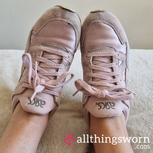 Battered, Very Well Worn, Trainers 👣❤️