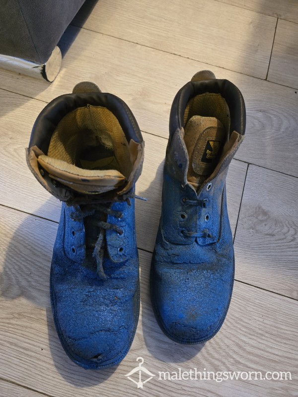 Battle-Hardened Size 8 Yard Boots – Covered In Blue Paint