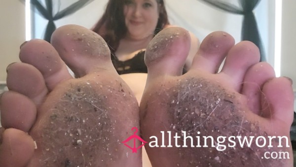 BBW With Dirty Feet In Panties, Face And Body Shown