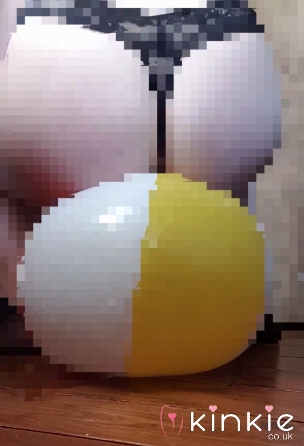 Arse Bounce Beach Ball Destroy Video (10mins ➕ )