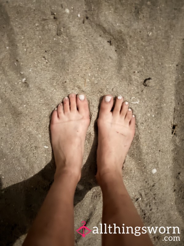 Beachy Feet 🏝️