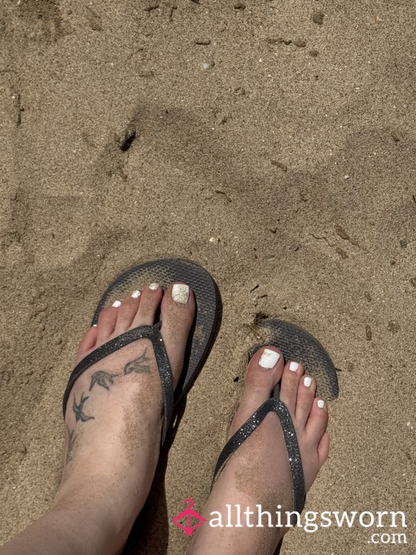 Beachy Wet Toes🤭