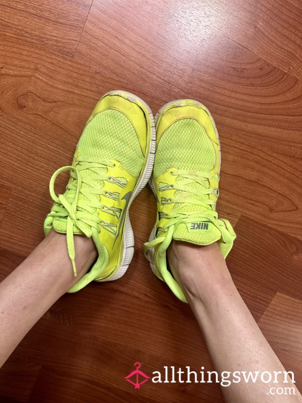 Beat Up 5+ Year Old Nike Free Runs