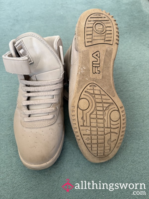 BEATEN UP OLD FILA TRAINERS 👟