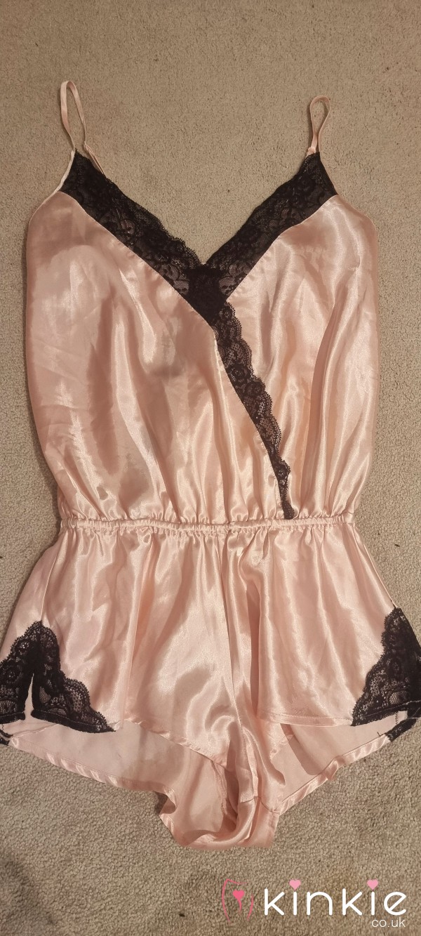 Beautiful, Pink, Lacy Bedtime Wear😍
