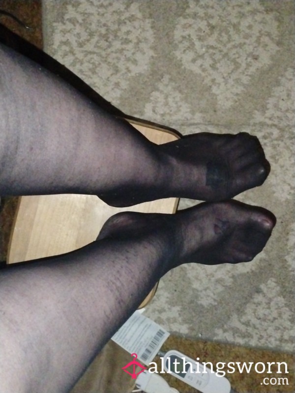 🤢🤢🤢🤢🤢👃👃 Been Wearing These Pantyhose For The 4th Day Now 🤯 Looking For A New Home 😈