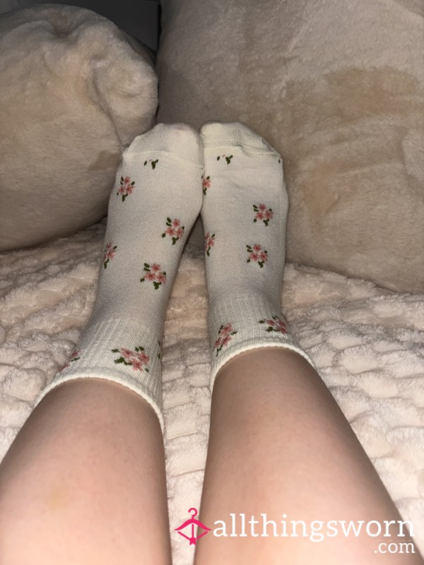 Beige / Cream Socks With Flowers
