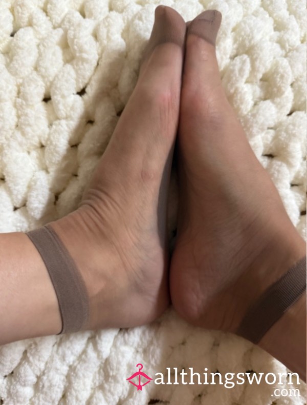 BEIGE CUTE BUT SMELLY NYLON SOCKS. WEEK OF WEAR