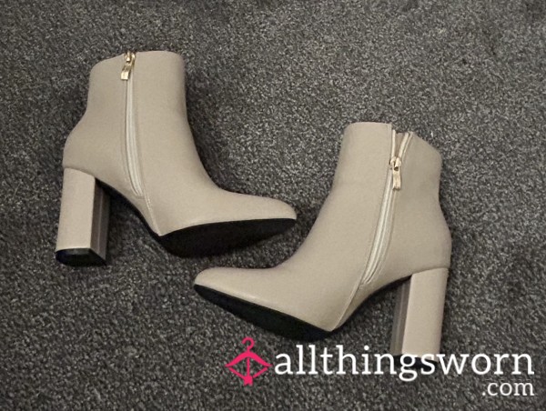 🤍 Beige Heeled Ankle Boots – Size 4 🤍