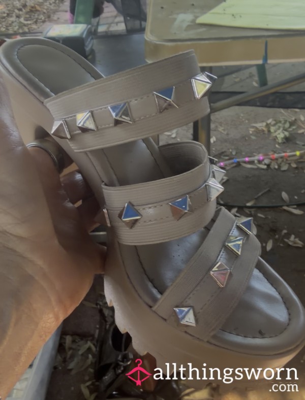 Beige Studded Platform Slides 😋😋😋🔥🔥🔥