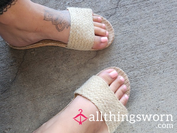 🤎🤎 BEIGE WOOVEN FLATS🤎🤎