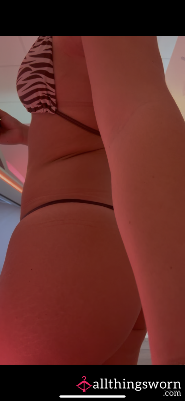 Being Naughty In The Sunbed Shop😉