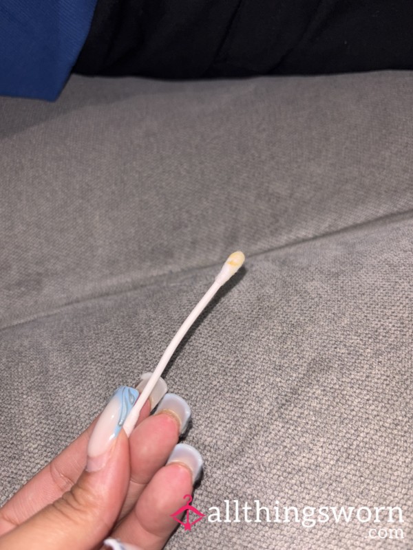 Belly Bu*ton Cotton Buds / Q Tips