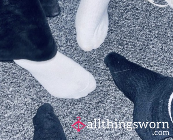 Bestie Foot Play 🔥😈👣💦 7 Picture Bundle