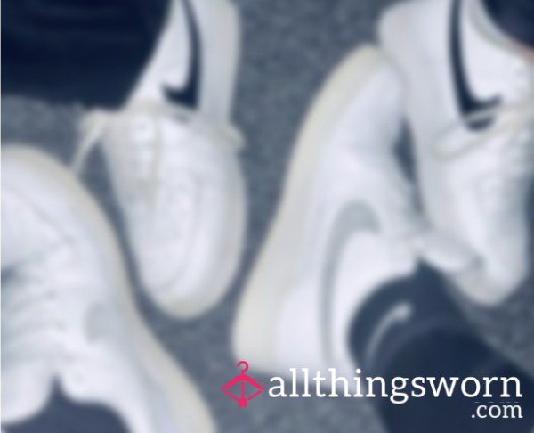 Two Girls AirForce Foot Play 😈👣💗
