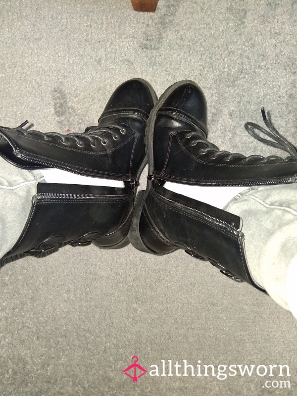 Innocently P**ling My Boots 👢Off