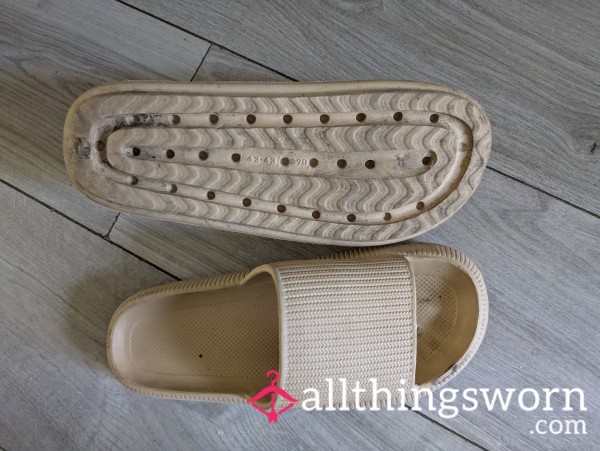 Biege Well Worn Bare Foot Squishy Sliders