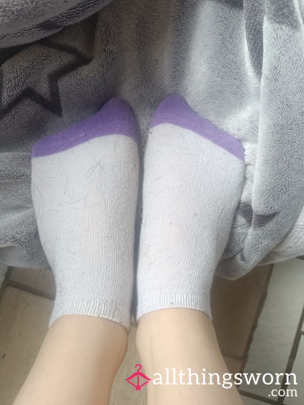Biete Hier Meine Getragenen Socken An.