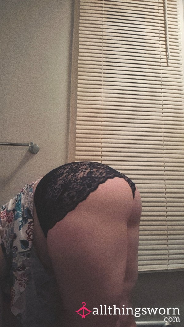 Big Booty In Black Lace