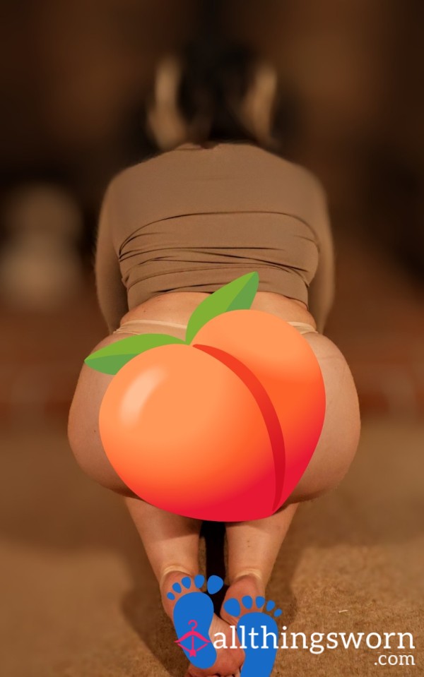 Big Bouncy Arse And S**y Soles Of Feet Pictures