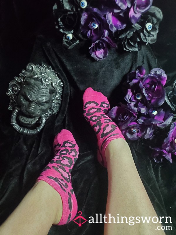 Big Feet: Pink Cheetah Socks (size 12) 🐆 💗