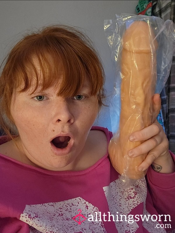 BIG HUNG Di**o FOR A SISSY