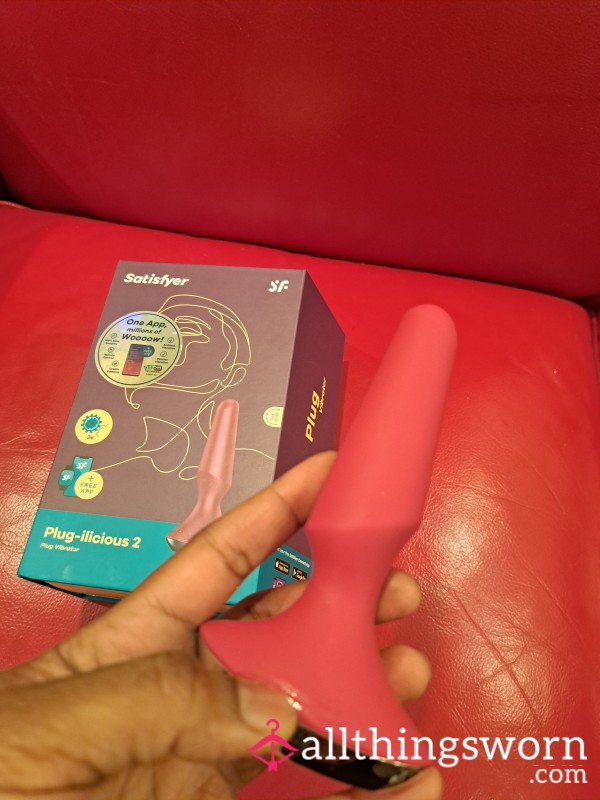 Big Pink Bu*t Vibrating Bu*t Plug!