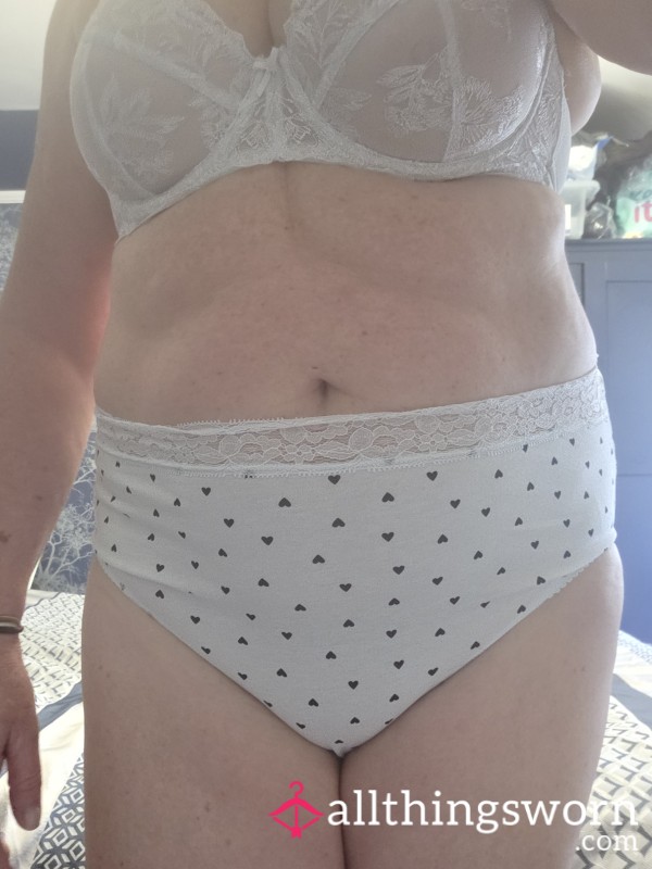 5x PhotosBig White Panties Black Heart Motifs Lace Trim Being Worn