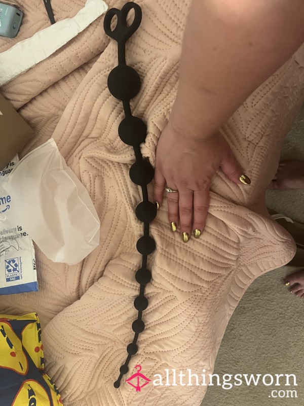 Big/Long A**l Beads Coming Out