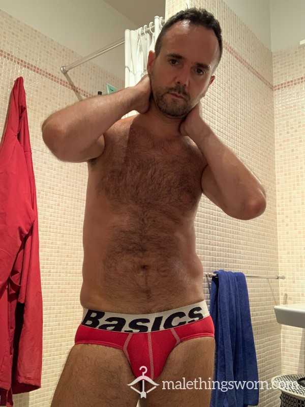 Bis**ual Man Longing For A Hairy Hole