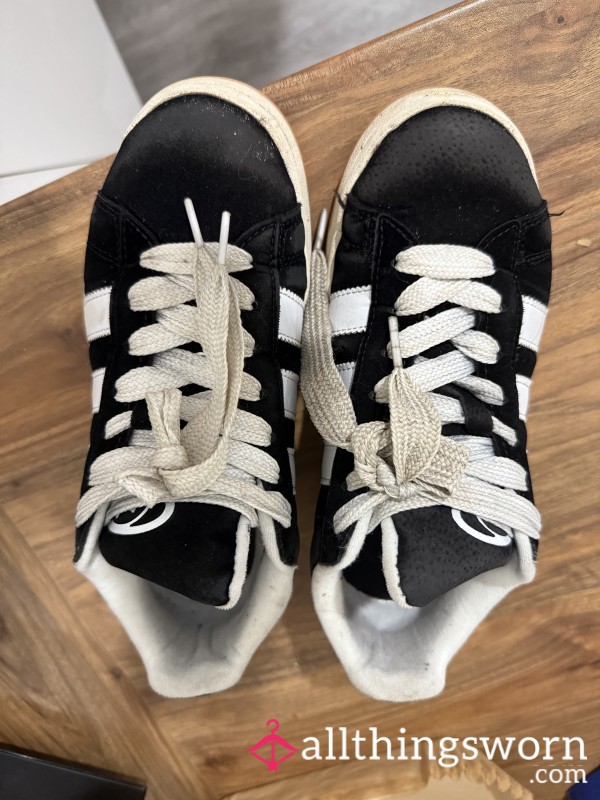 Black Adidas Campus WELL WORN