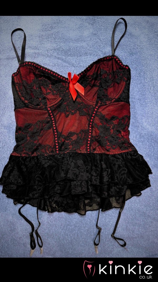 Black And Red Basque - Pregnant Mama