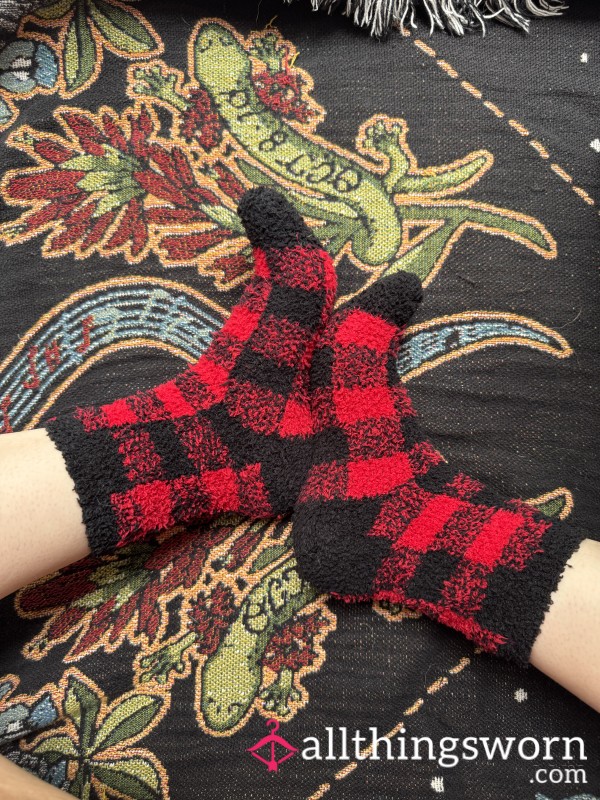 Black And Red Checkered Print Fuzzy Socks
